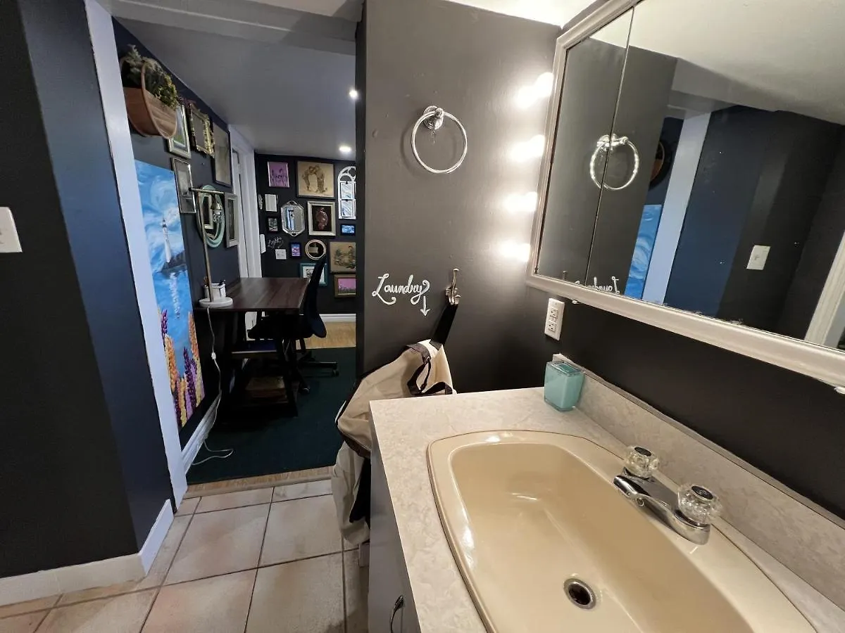 239 Artists Hideaway - 1 Bdrm Close To Downtown Halifax 0*,  Canada