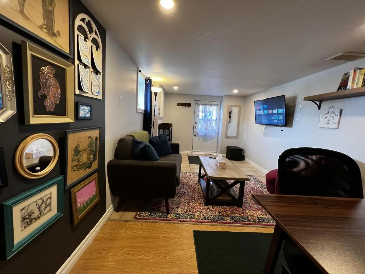 Apartamento 239 Artists Hideaway - 1 Bdrm Close To Downtown Halifax